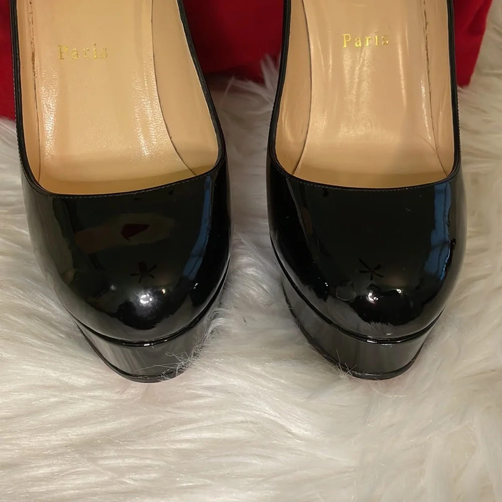 💯🔥Christian Louboutin Heels - Picture 6 of 11